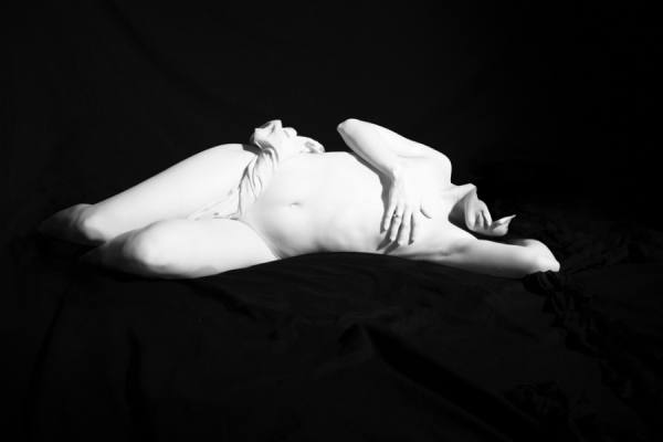 Photograph Riccardo Mari Nude 11 on One Eyeland